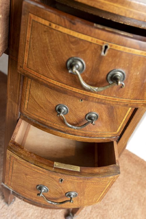 LATE 19TH CENTURY KIDNEY SHAPED DESK IN MAHOGANY - ADDITIONAL PHOTO 3