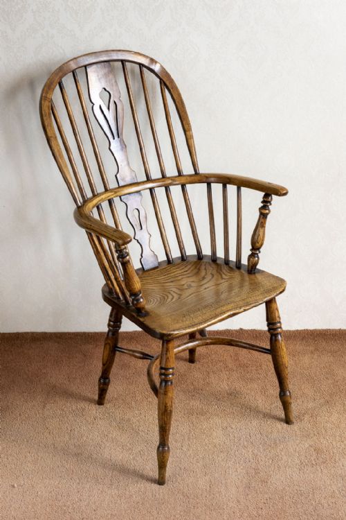 a good early example of 19th century hoopback windsor chair - CATEGORY: ANTIQUE CHAIRS - DATED 19TH CENTURY