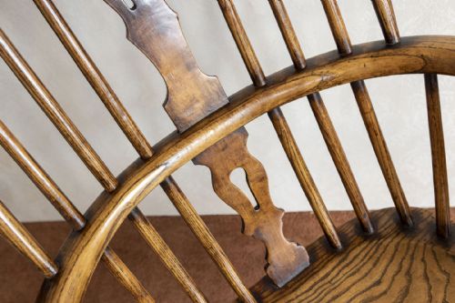 A GOOD EARLY EXAMPLE OF 19TH CENTURY HOOPBACK WINDSOR CHAIR - ADDITIONAL PHOTO 5