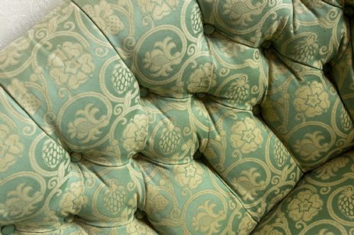 GOOD VICTORIAN BUTTON BACK SOFA - ADDITIONAL PHOTO 2