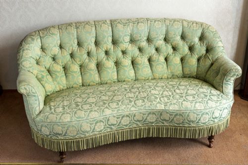 GOOD VICTORIAN BUTTON BACK SOFA - ADDITIONAL PHOTO 6