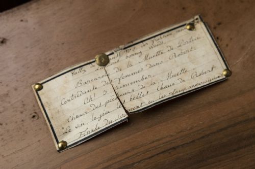 VERY EARLY SWISS MUSIC BOX - ADDITIONAL PHOTO 1