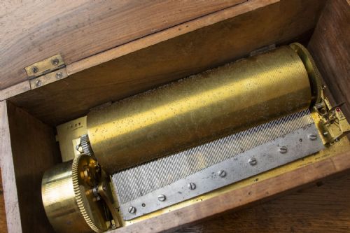 VERY EARLY SWISS MUSIC BOX - ADDITIONAL PHOTO 4