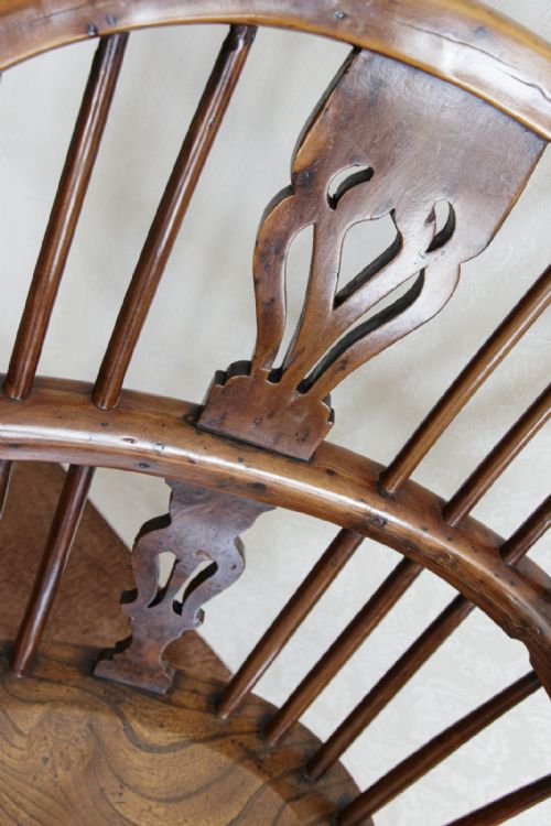 FINEST ENGLISH LOW BACK WINDSOR CHAIR WITH CRINOLINE STRETCHER - ADDITIONAL PHOTO 3