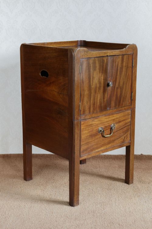 18TH CENTURY MAHOGANY TRAY TOP BEDSIDE CABINET - ADDITIONAL PHOTO 3