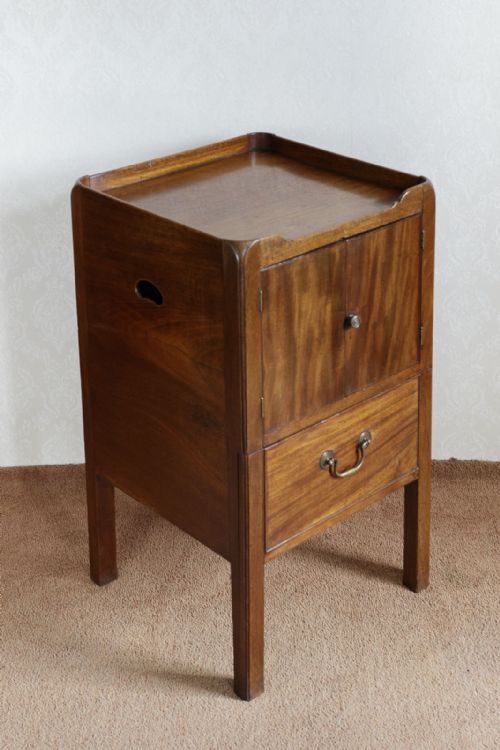 18TH CENTURY MAHOGANY TRAY TOP BEDSIDE CABINET - ADDITIONAL PHOTO 4