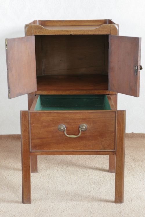 18TH CENTURY MAHOGANY TRAY TOP BEDSIDE CABINET - ADDITIONAL PHOTO 5