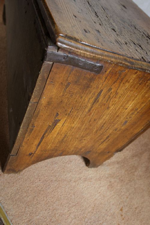 18TH CENTURY ENGLISH ELM SWORD OR PLANK CHEST - ADDITIONAL PHOTO 11