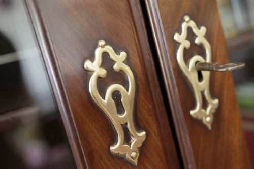 18TH CENTURY MAHOGANY SECRETAIRE BOOKCASE - ADDITIONAL PHOTO 4