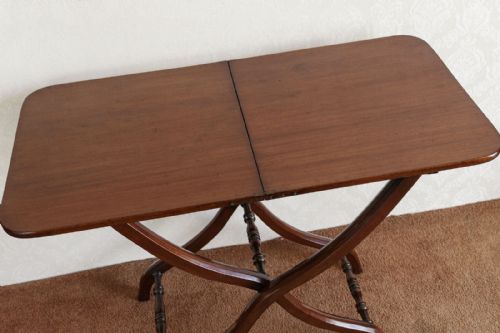 EARLY 19TH CENTURY MAHOGANY FOLDING COACHING TABLE - ADDITIONAL PHOTO 5