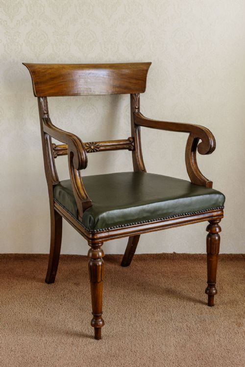VERY GOOD GEORGE III CARVER CHAIR - ADDITIONAL PHOTO 2