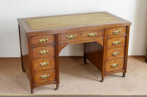 LATE VICTORIAN KNEEHOLE DESK IN WALNUT - ADDITIONAL PHOTO 1