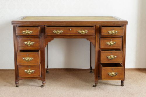 LATE VICTORIAN KNEEHOLE DESK IN WALNUT - ADDITIONAL PHOTO 3