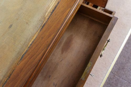 LATE VICTORIAN KNEEHOLE DESK IN WALNUT - ADDITIONAL PHOTO 6