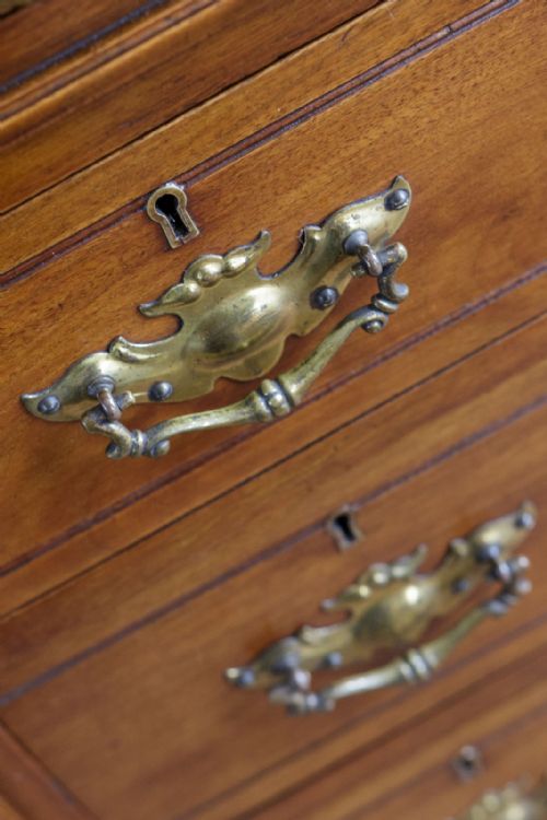 LATE VICTORIAN KNEEHOLE DESK IN WALNUT - ADDITIONAL PHOTO 8