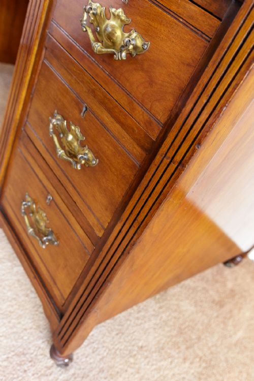 LATE VICTORIAN KNEEHOLE DESK IN WALNUT - ADDITIONAL PHOTO 9