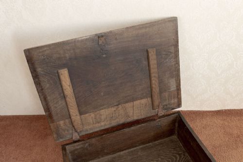 GOOD 17TH CENTURY OAK BIBLE BOX - ADDITIONAL PHOTO 1