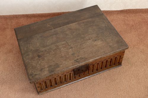 GOOD 17TH CENTURY OAK BIBLE BOX - ADDITIONAL PHOTO 3