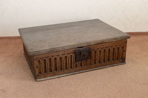 good 17th century oak bible box - CATEGORY: ANTIQUE BOXES - DATED 17TH CENTURY