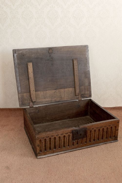 GOOD 17TH CENTURY OAK BIBLE BOX - ADDITIONAL PHOTO 11