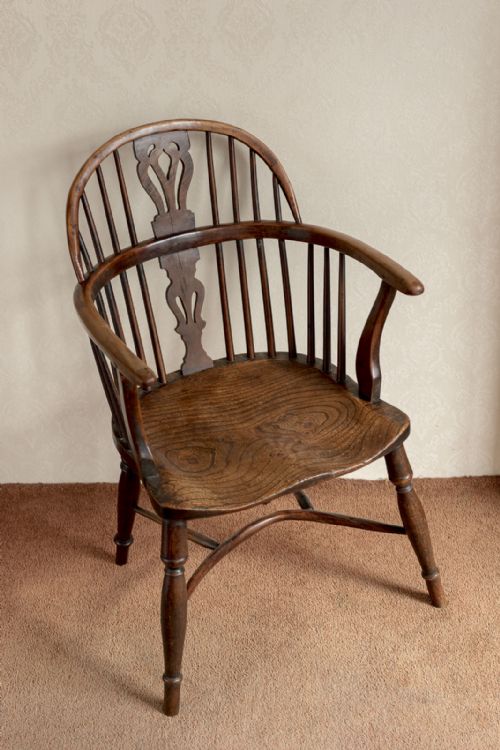 EARLY 19TH CENTURY HOOPBACK WINDSOR - ADDITIONAL PHOTO 1