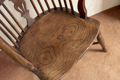 EARLY 19TH CENTURY HOOPBACK WINDSOR - ADDITIONAL PHOTO 3
