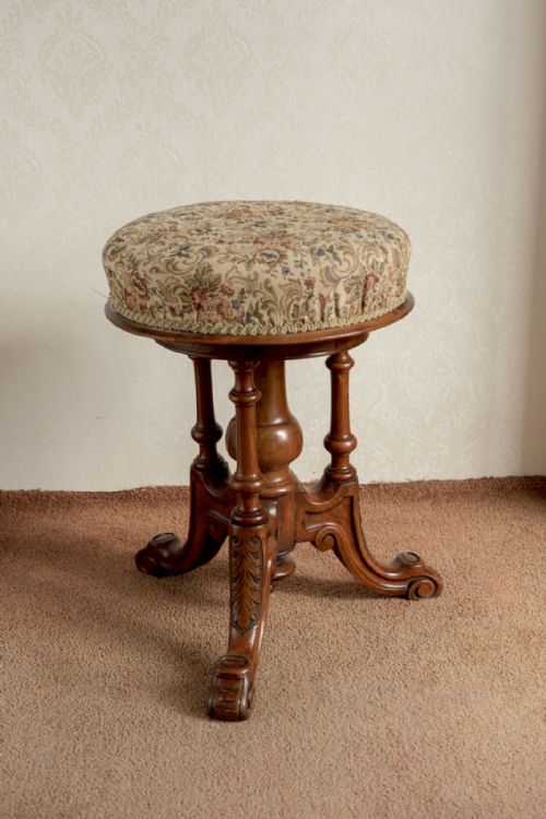 A VICTORIAN ADJUSTABLE PIANO STOOL MADE FROM BEAUTIFUL WALNUT - ADDITIONAL PHOTO 1