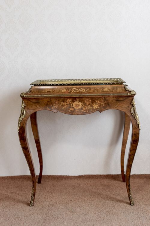 walnut plant stand - CATEGORY: ANTIQUE MISCELLANEOUS - DATED 19TH CENTURY
