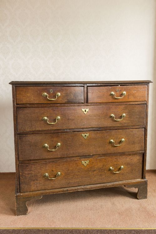 GOOD LATE 18TH CENTURY CHEST OF DRAWERS - ADDITIONAL PHOTO 1