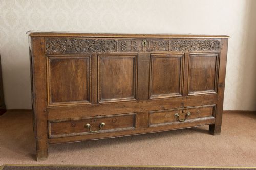 GOOD EARLY 18TH CENTURY OAK MULE CHEST - ADDITIONAL PHOTO 1