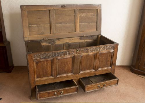 GOOD EARLY 18TH CENTURY OAK MULE CHEST - ADDITIONAL PHOTO 7