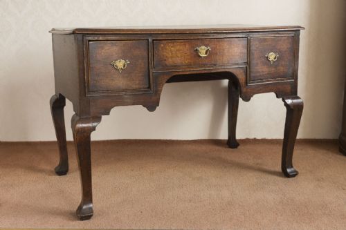 18th century oak lowboy - CATEGORY: ANTIQUE FURNITURE - DATED 18TH CENTURY