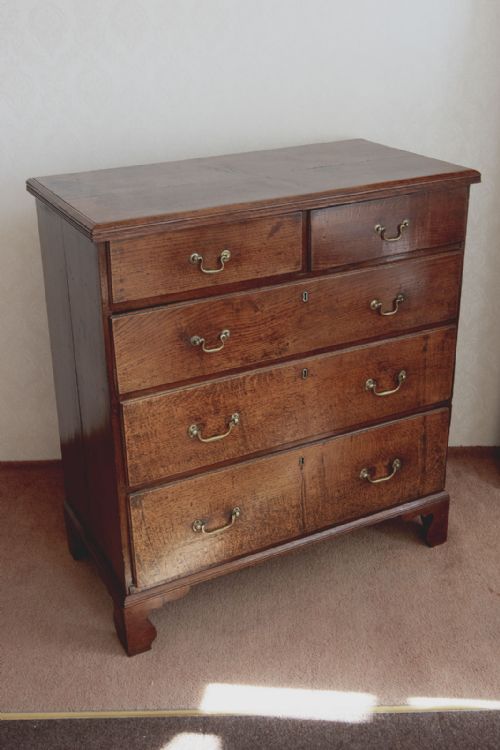 GOOD LATE 18TH CENTURY FIVE DRAWER DRESSING CHEST - ADDITIONAL PHOTO 1
