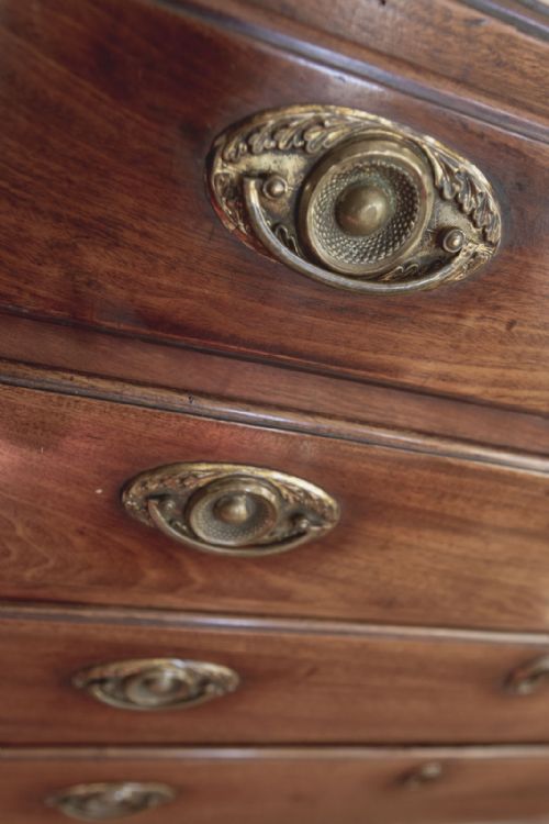 MAHOGANY DRESSING CHEST WITH FOUR GRADUATED DRAWERS - ADDITIONAL PHOTO 5