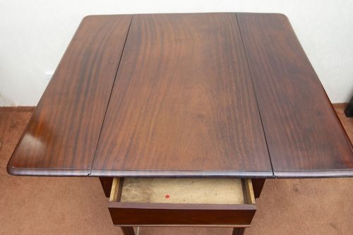 GEORGIAN MAHOGANY DROP LEAF TABLE - ADDITIONAL PHOTO 7