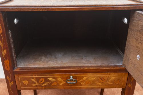 A VERY ATTRACTIVE EARLY 19TH CENTURY SIDE CABINET - ADDITIONAL PHOTO 9