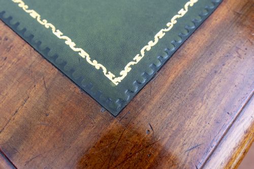 SMALL VICTORIAN PEDASTAL DESK IN MAHOGANY - ADDITIONAL PHOTO 6
