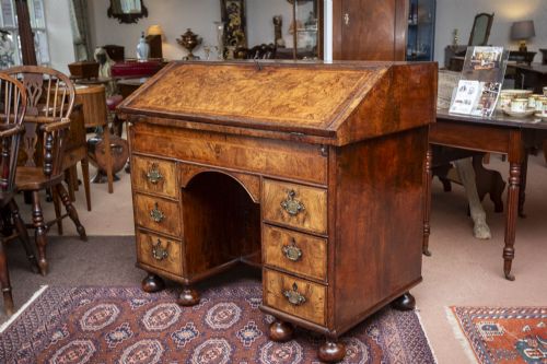 RARE WILLIAM AND MARY WALNUT WRITING DESK - ADDITIONAL PHOTO 1