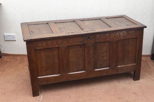 PANELLED 17TH CENTURY OAK COFFER - ADDITIONAL PHOTO 1