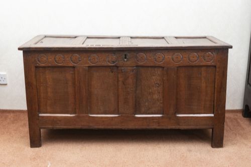 PANELLED 17TH CENTURY OAK COFFER - ADDITIONAL PHOTO 10
