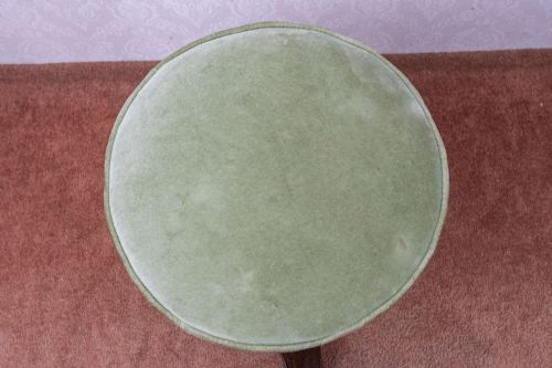A VERY GOOD EXAMPLE OF AN ADJUSTABLE PIANO STOOL - ADDITIONAL PHOTO 7