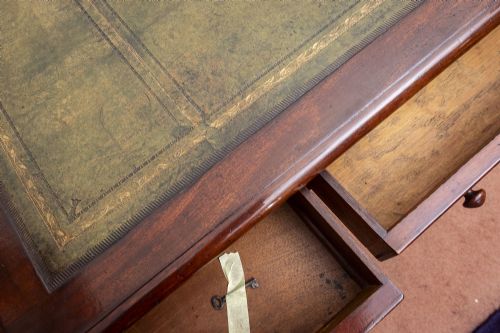 19TH CENTURY MAHOGANY DESK - ADDITIONAL PHOTO 4