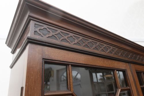 GOOD LATE 19TH CENTURY TWO DRAWER MAHOGANY DISPLAY CABINET - ADDITIONAL PHOTO 12