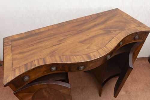INCREDIBLY RARE SHAPED MAHOGANY SIDEBOARD - ADDITIONAL PHOTO 5