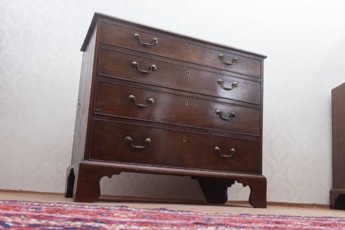 ANTIQUE FOUR DRAWER DRESSING CHEST IN MAHOGANY - ADDITIONAL PHOTO 2