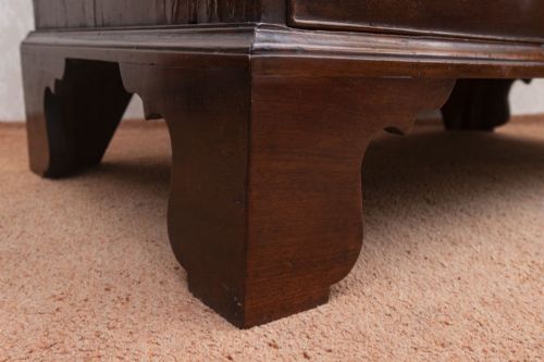 ANTIQUE FOUR DRAWER DRESSING CHEST IN MAHOGANY - ADDITIONAL PHOTO 3