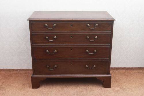 ANTIQUE FOUR DRAWER DRESSING CHEST IN MAHOGANY - ADDITIONAL PHOTO 10