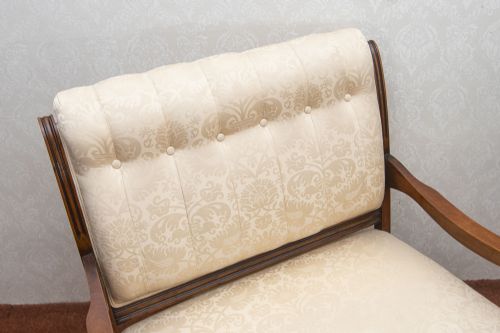 VICTORIAN BUTTON BACK LOVE SEAT - ADDITIONAL PHOTO 5