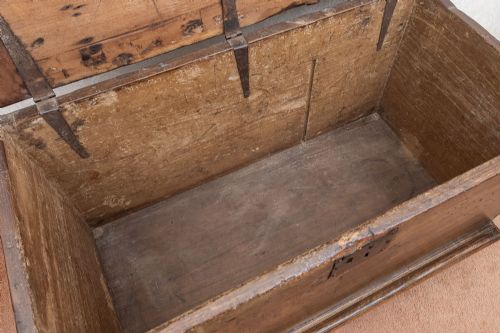 FABULOUS AND RARE CONTINENTAL BLANKET CHEST - ADDITIONAL PHOTO 8