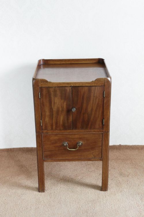 18TH CENTURY TRAY TOP BEDSIDE CABINET - ADDITIONAL PHOTO 5